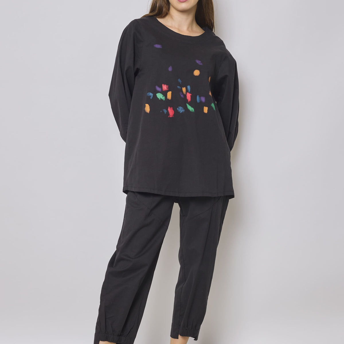 Blouse noire à motifs manche bouffante