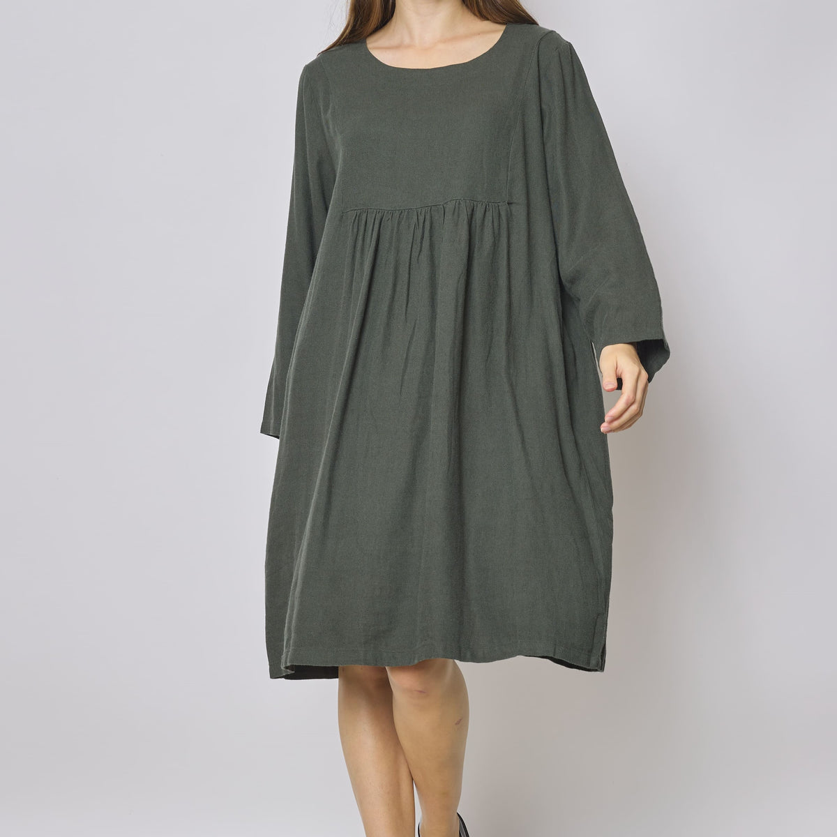 Robe verte mi-longue en coton et lin