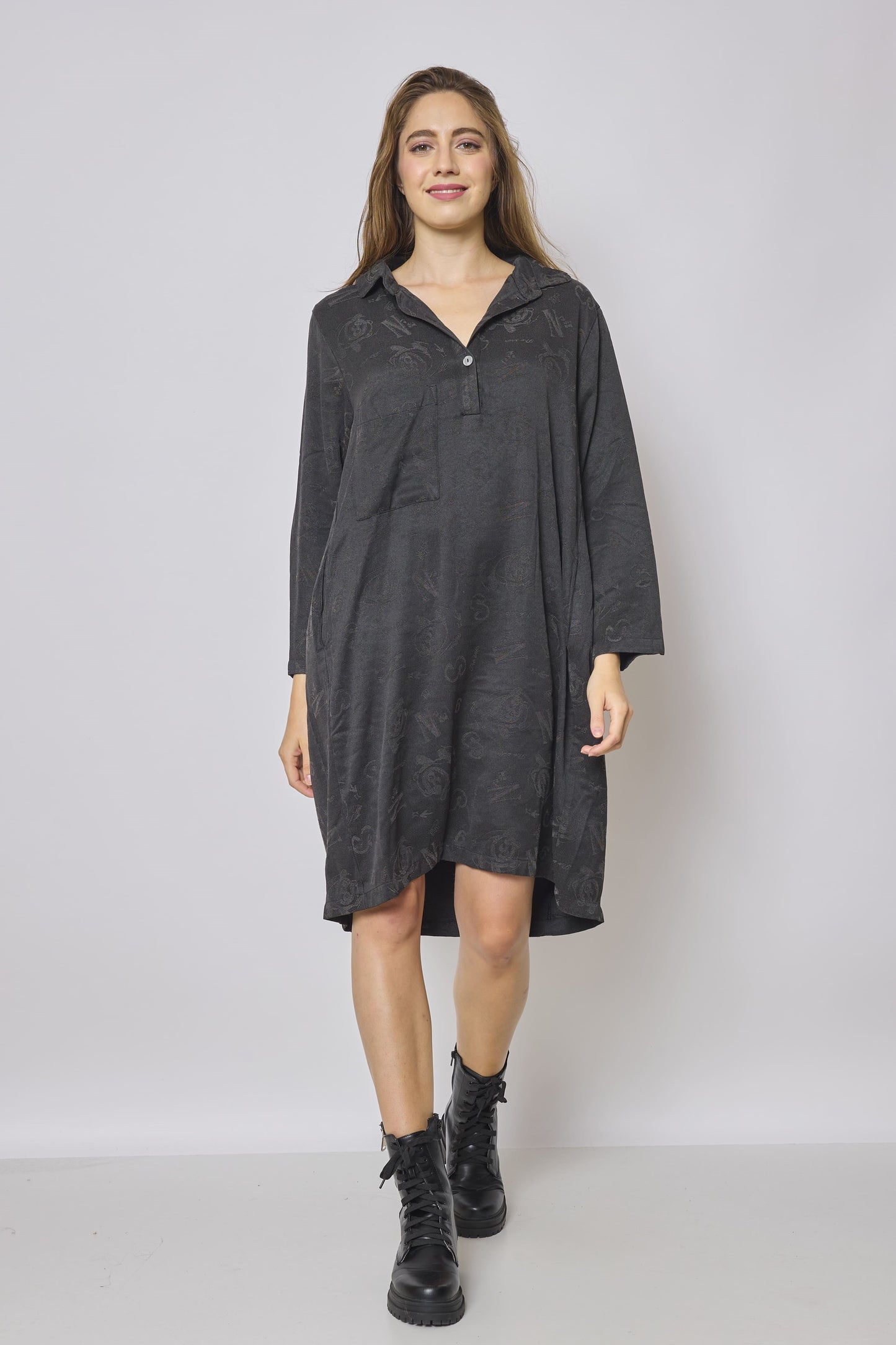 Loose mid-length gray dress