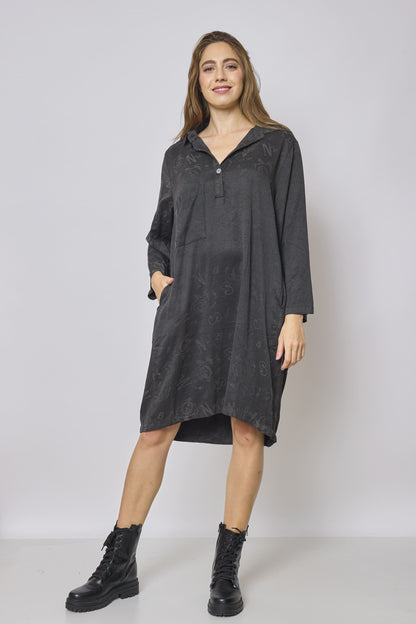 Loose mid-length gray dress