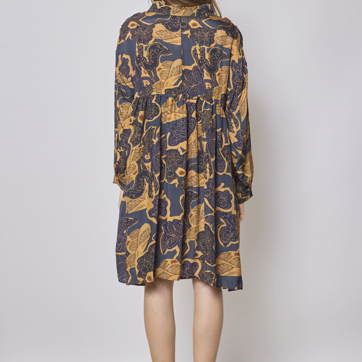 Robe chemise bleue et beige