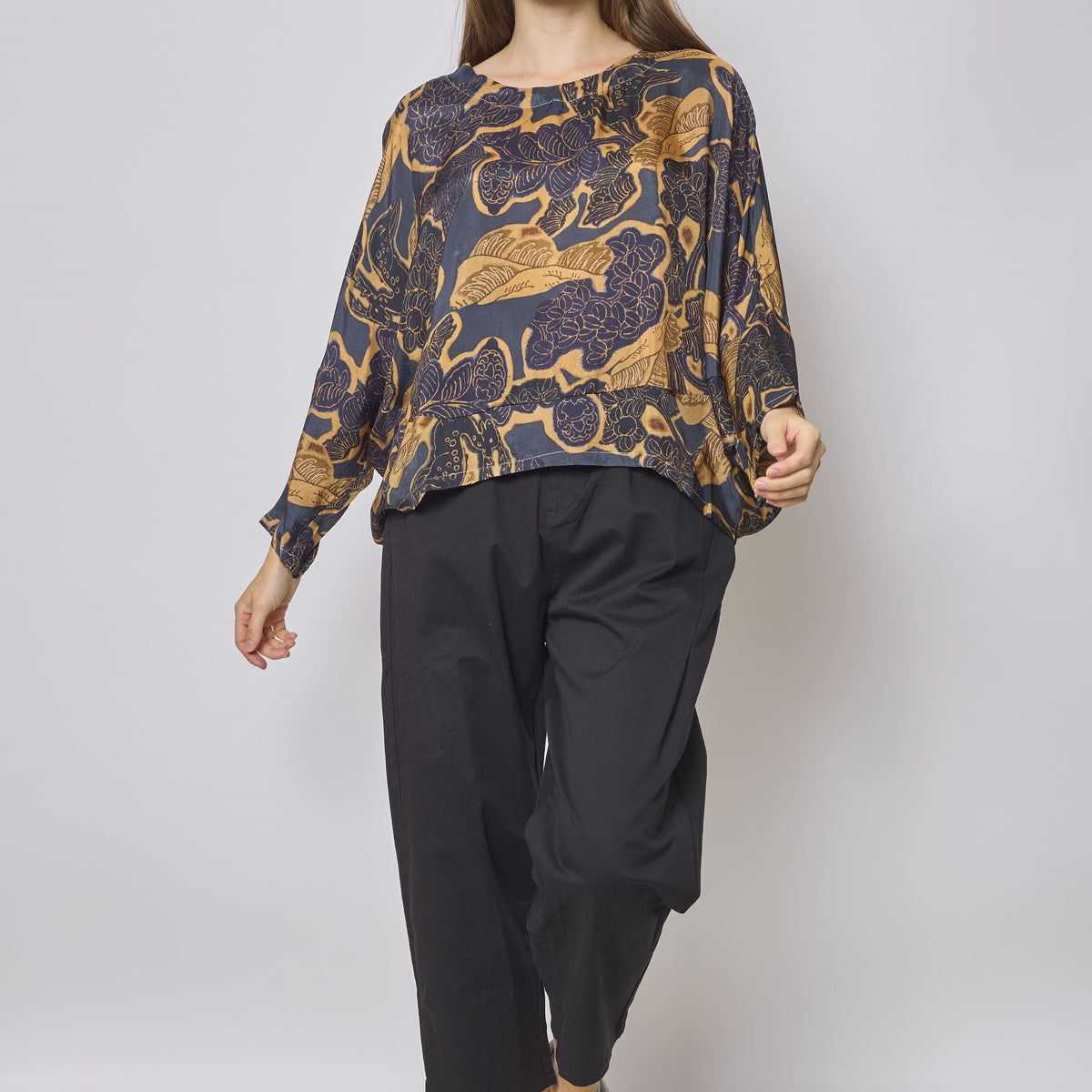 Blouse bleue et beige légère