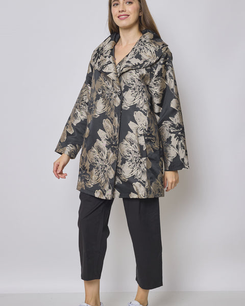 Manteau noir fleuri