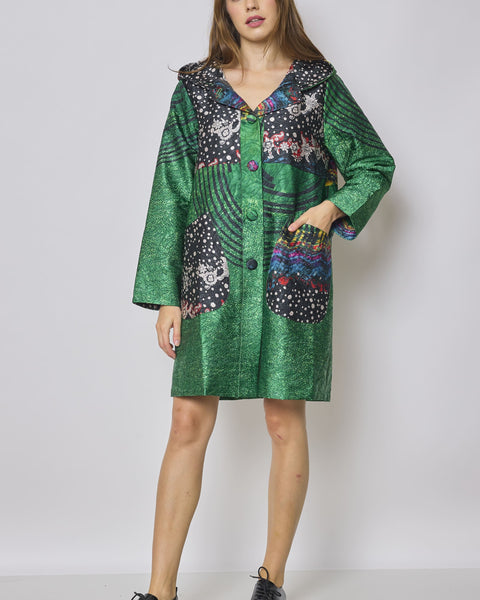 Manteau à capuche et à fleurs