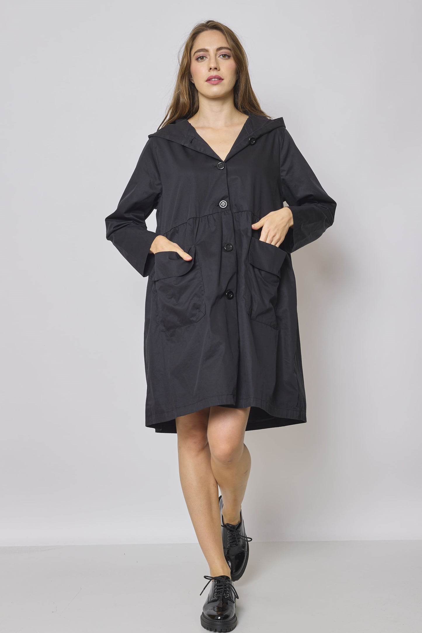 Chaqueta impermeable con capucha de mujer