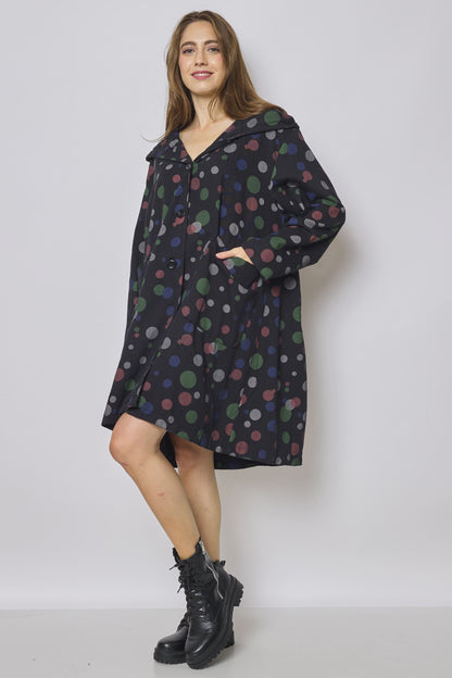 Cappotto nero chiaro con fantasie rotonde