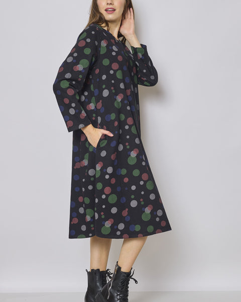 Robe longue noire à motifs ronds