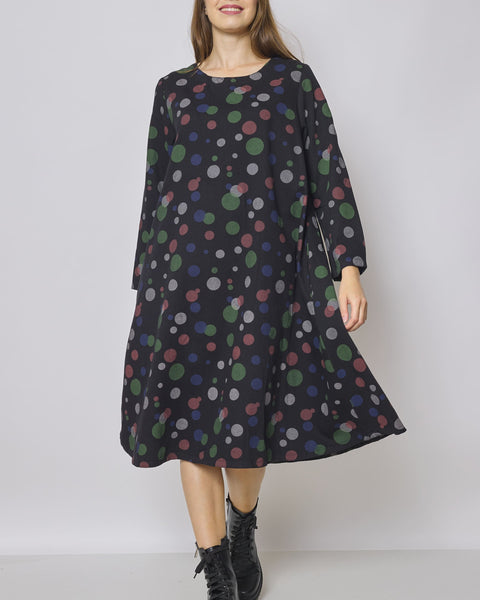 Robe longue noire à motifs ronds