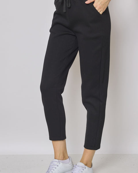 Jogging noir coupe fuselée