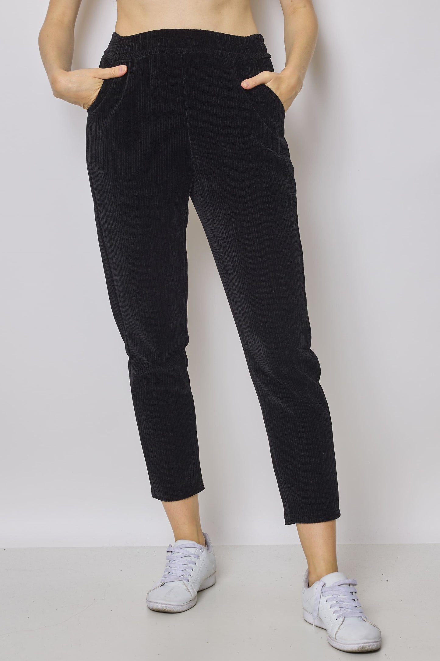 Women's ribbed cigarette pants