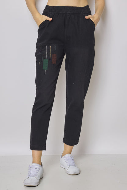 Schwarze Jeans mit japanischen Candlestick-Prints