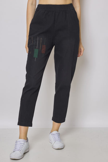 Schwarze Jeans mit japanischen Candlestick-Prints