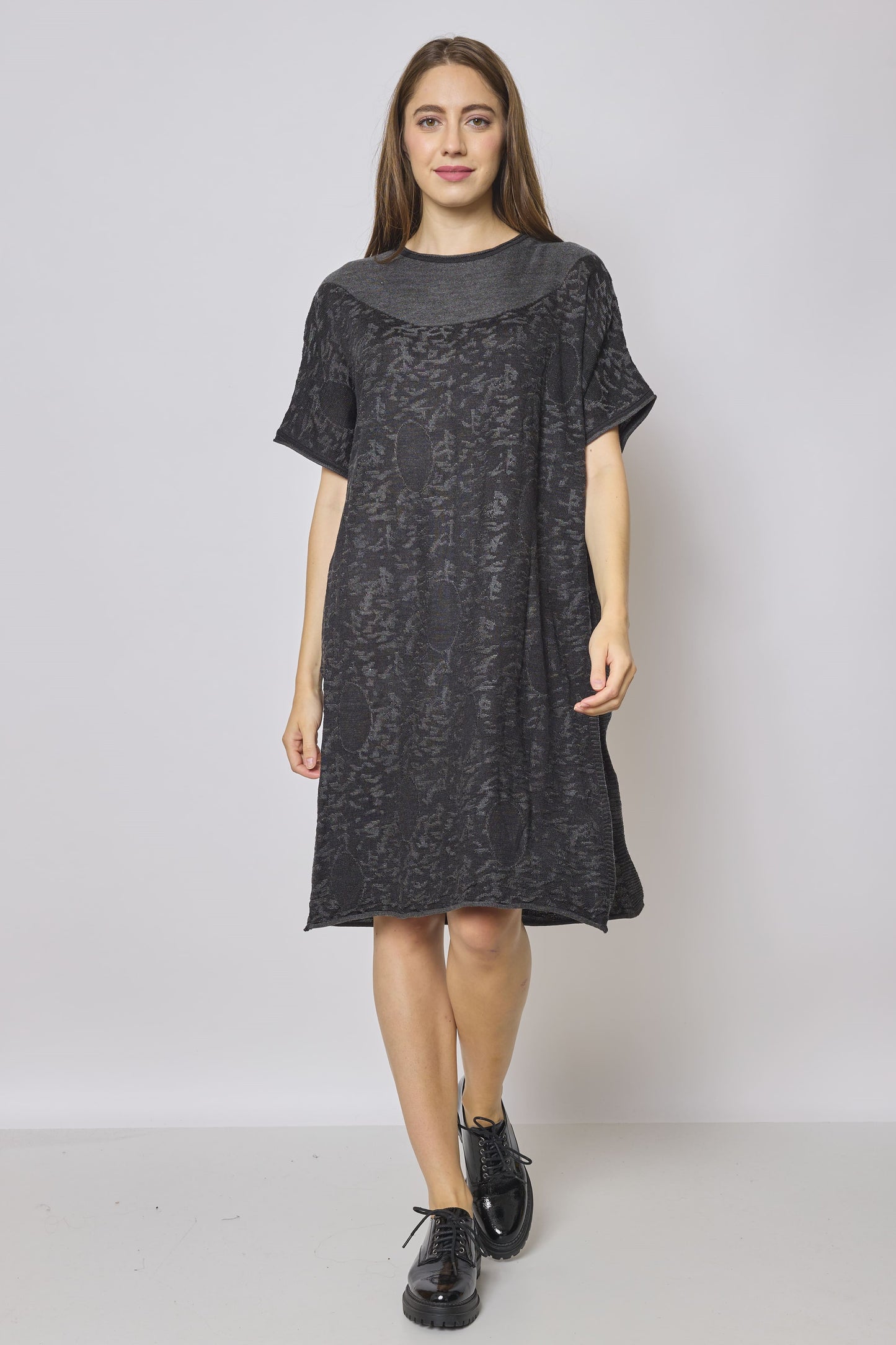 Mid-length dress with sun prints