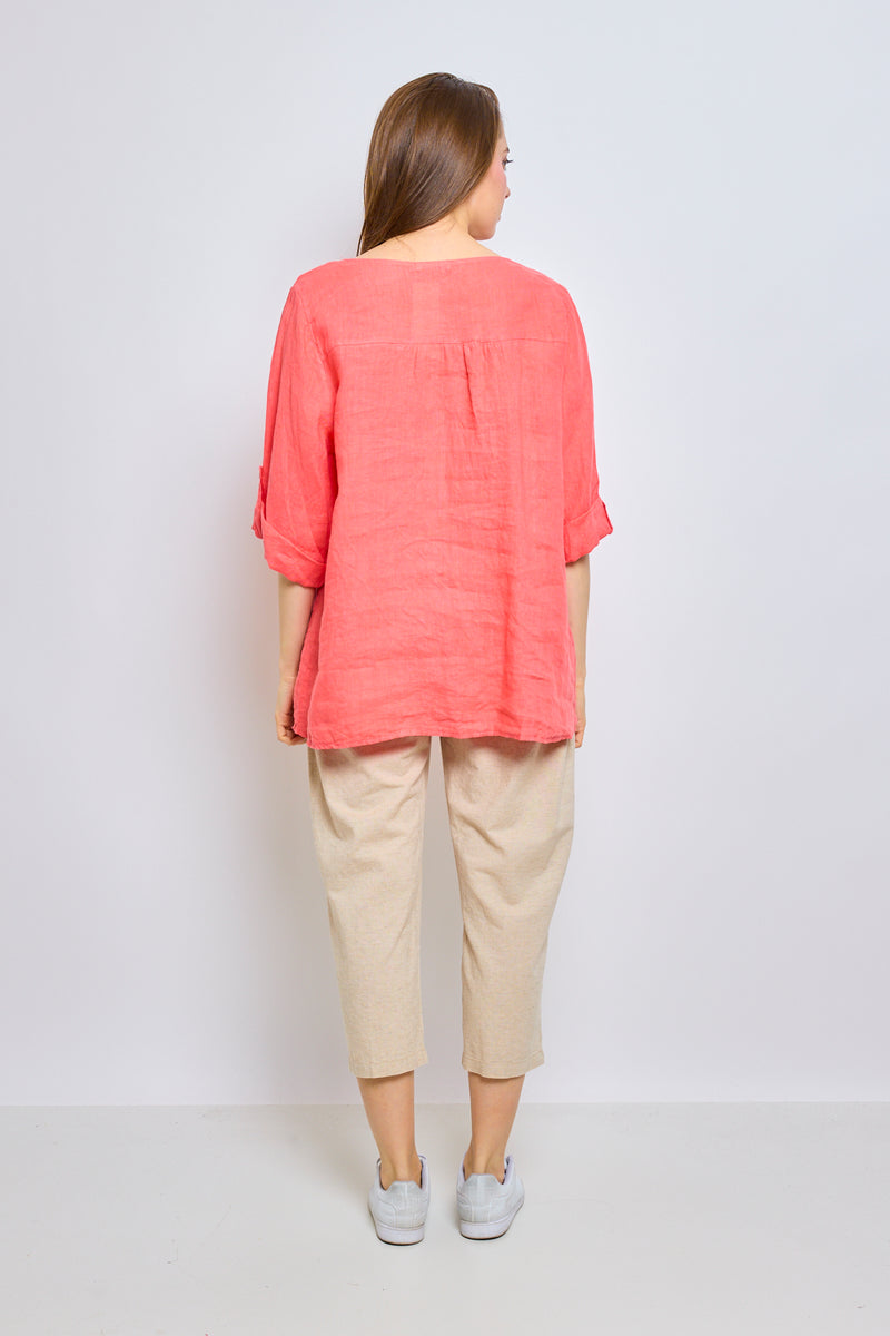 Top en lin avec col en V inversé et garniture brodée