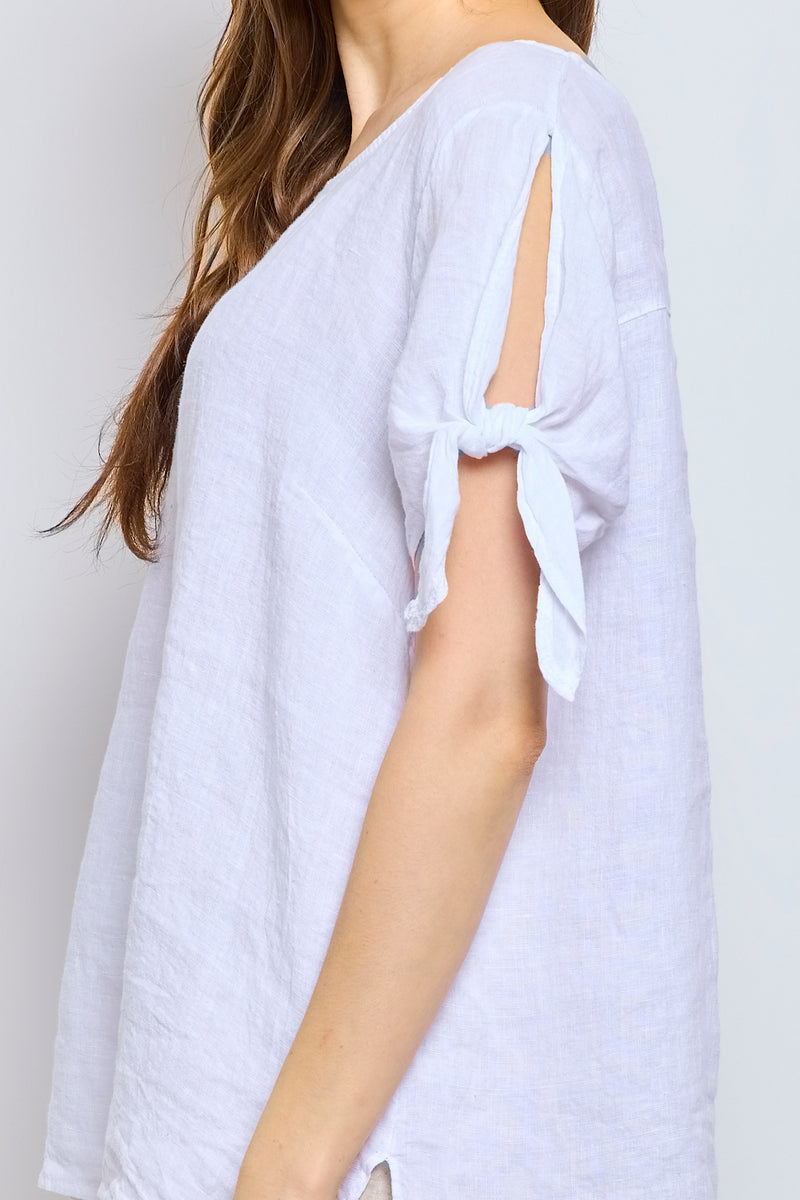 Top en lin avec manches nouées et dos fendu