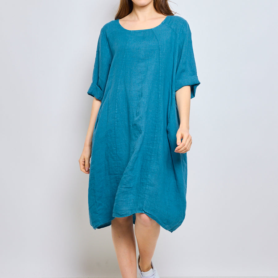 Vestido de lino con cuello redondo