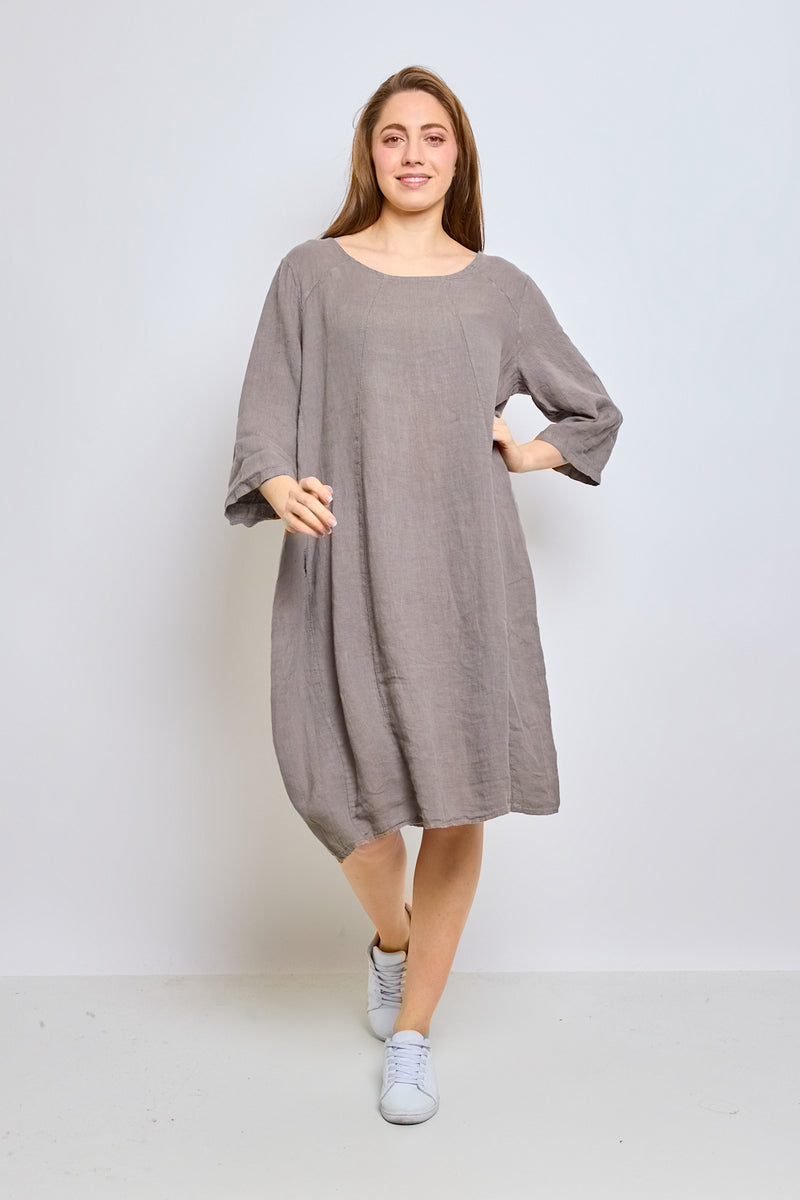 Robe en lin avec col arrondi