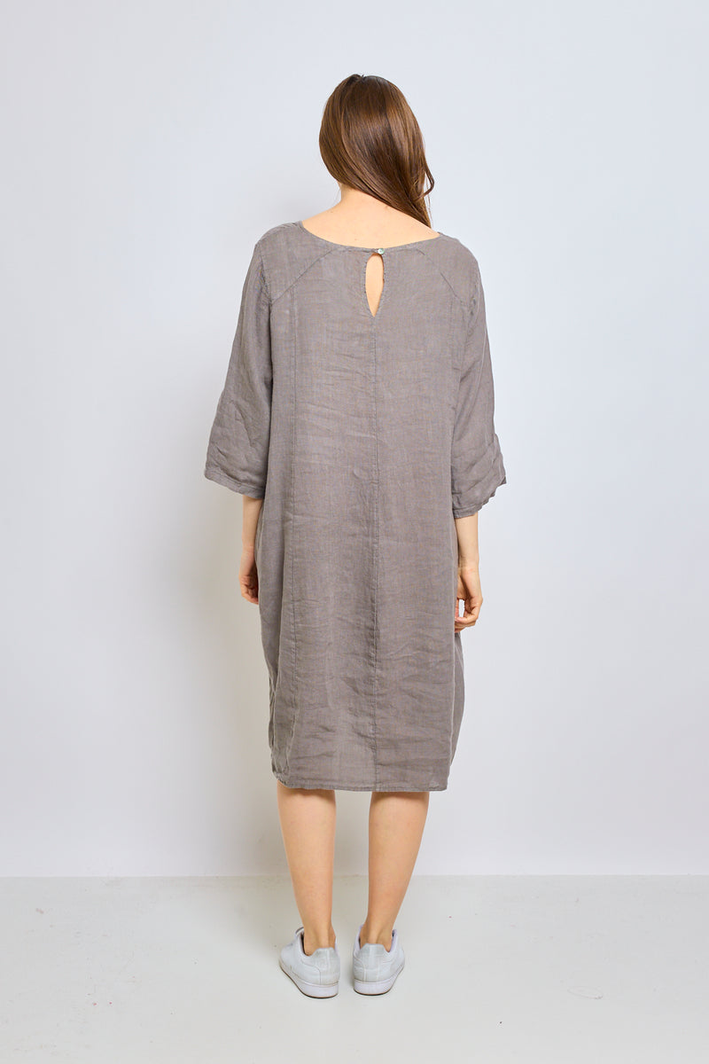 Robe en lin avec col arrondi
