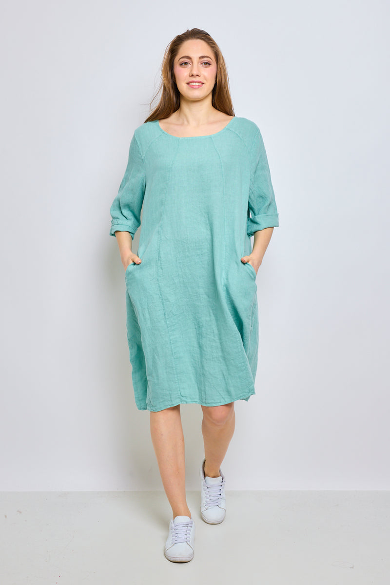 Robe en lin avec col arrondi