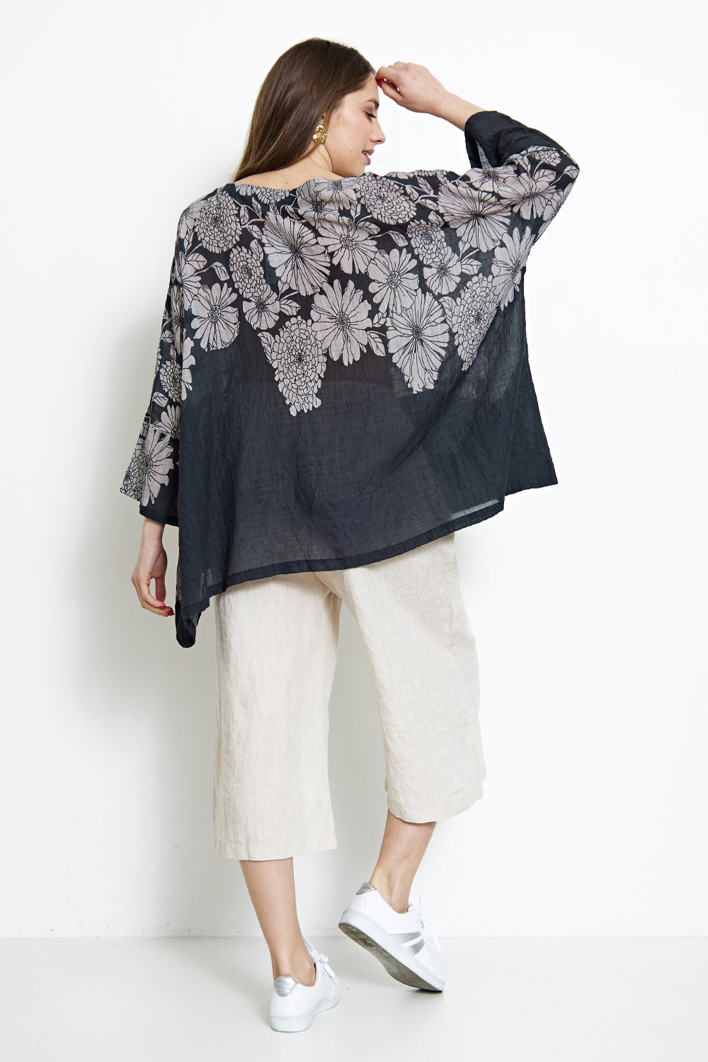 Dahlia-inspired flower print pocket blouse