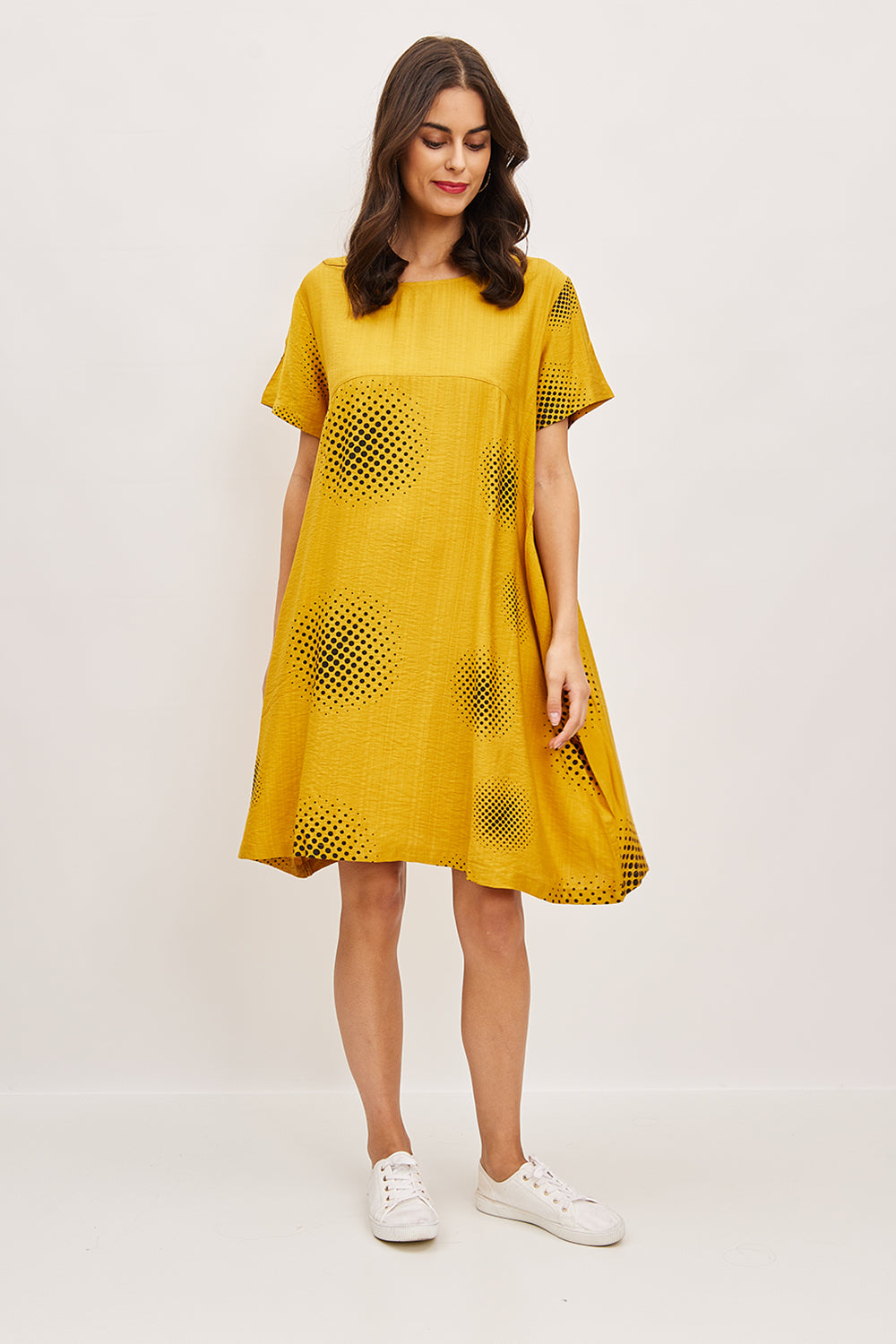 Dotted pattern short dress