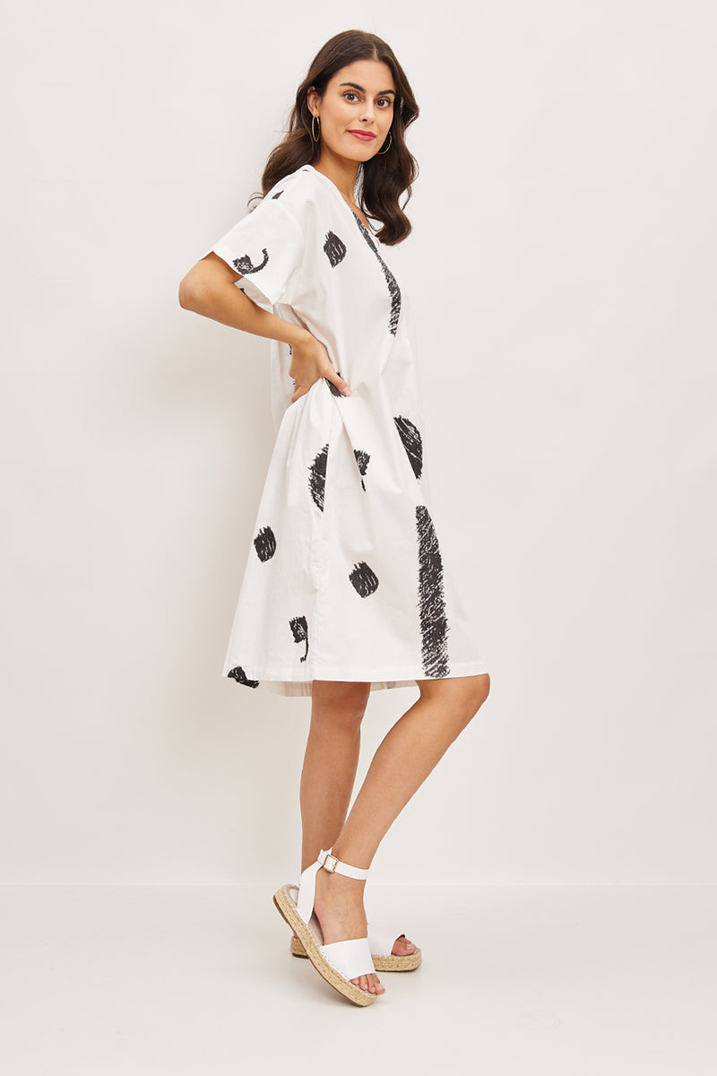 Robe courte à motifs effacés