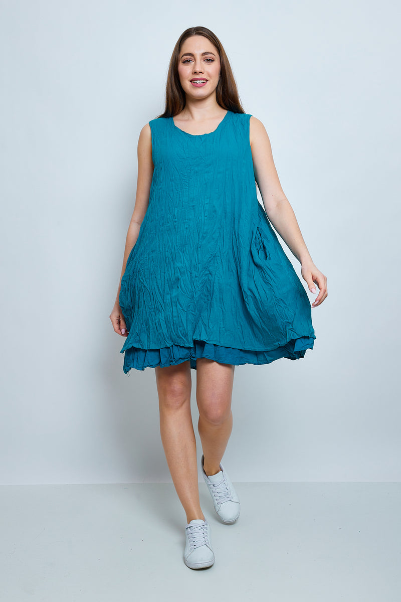 Robe en coton sans manches froissée