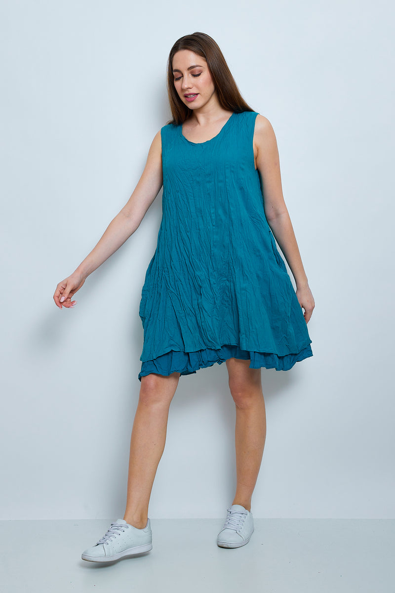 Robe en coton sans manches froissée