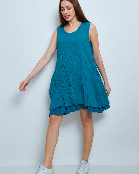 Robe en coton sans manches froissée