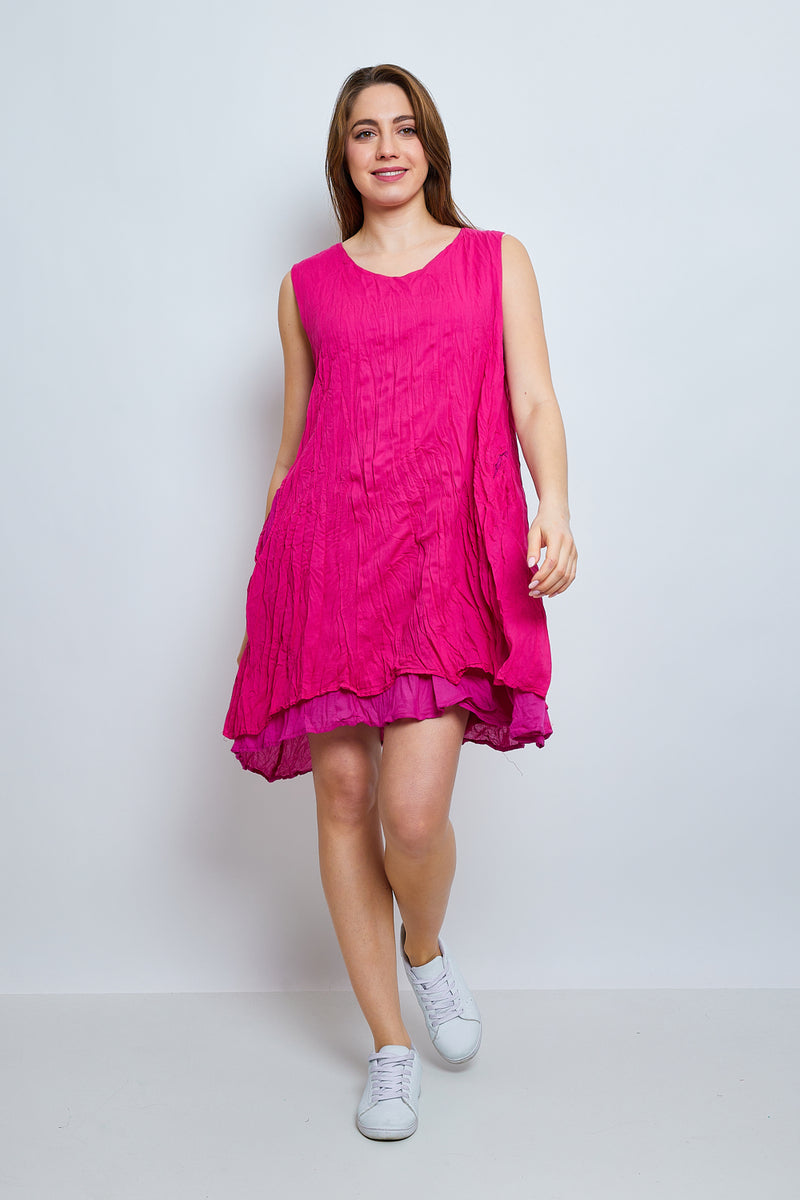 Robe en coton sans manches froissée