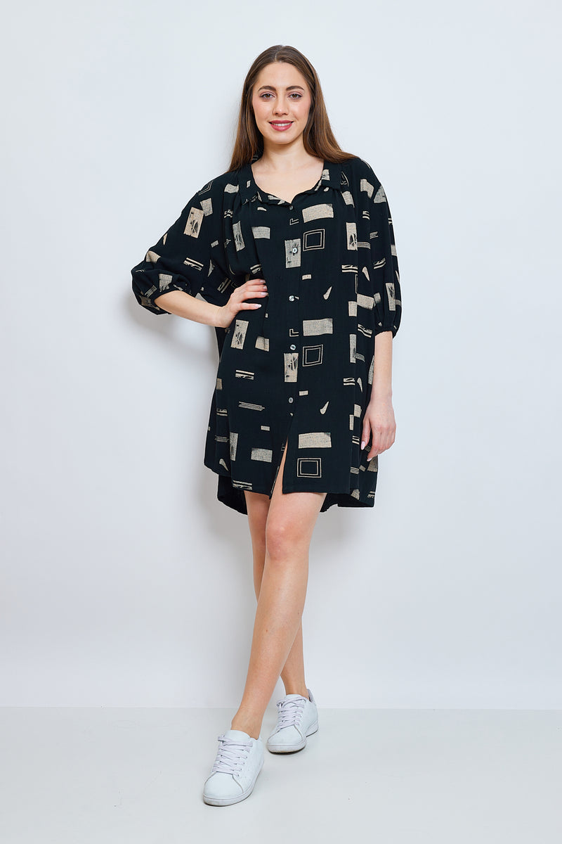 Chemise noire aux motifs géométriques