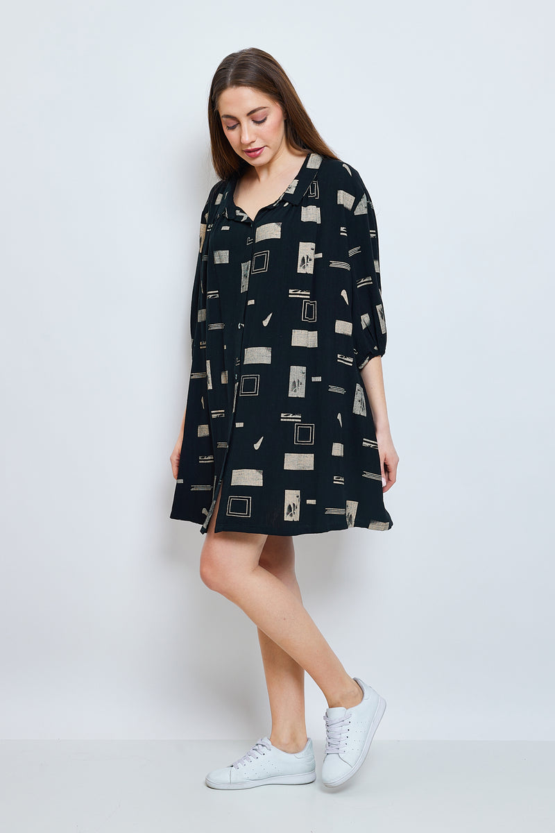 Chemise noire aux motifs géométriques