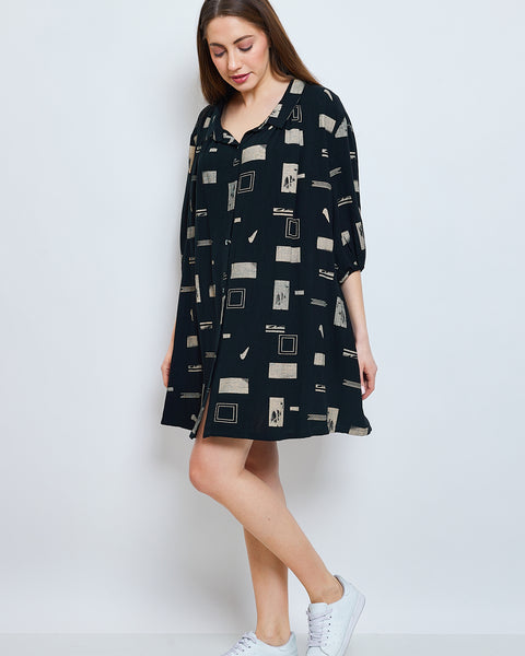 Chemise noire aux motifs géométriques