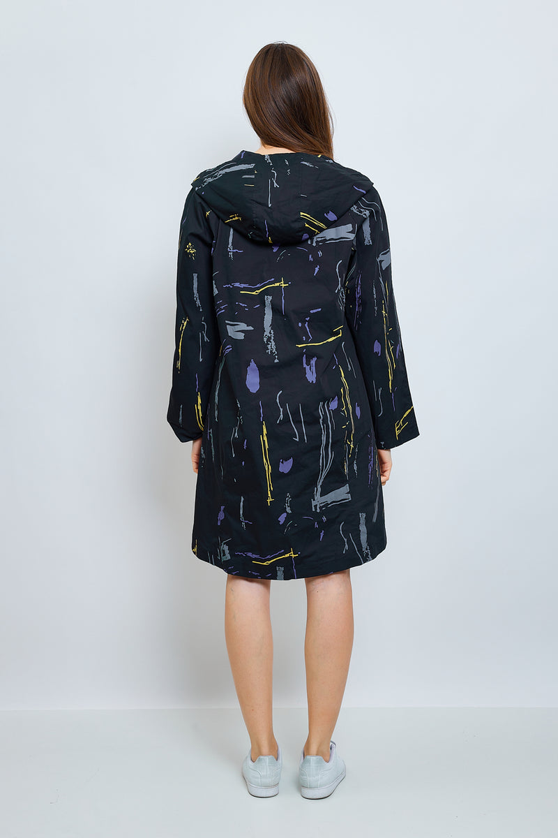 Imperméable noire à capuche urbaine