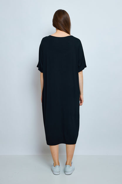 Plain dress with short sleeves