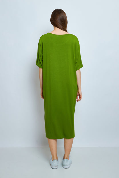 Plain dress with short sleeves