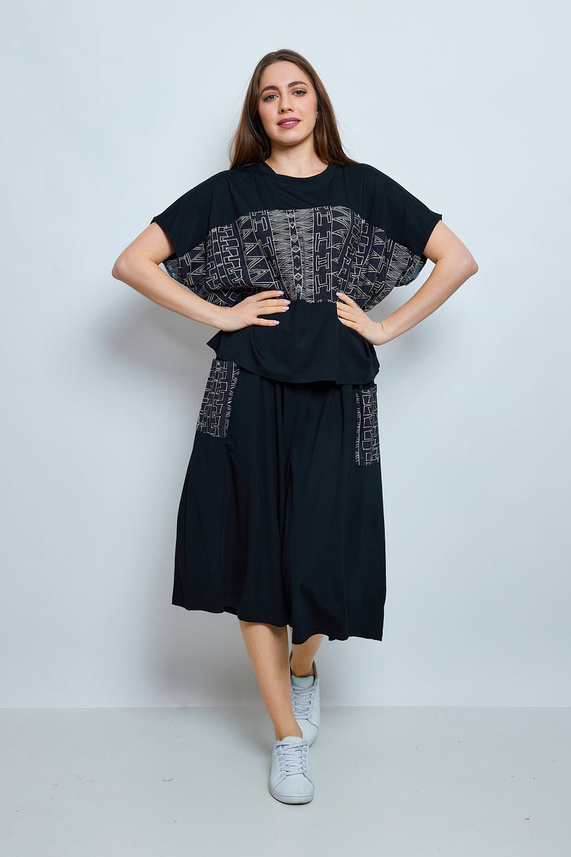 Pantalon aux tracés blancs