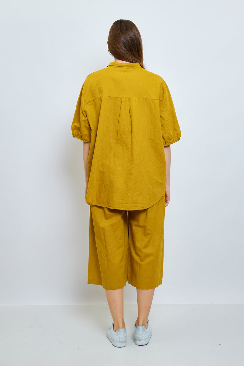 Haut avec boutons en lin et coton