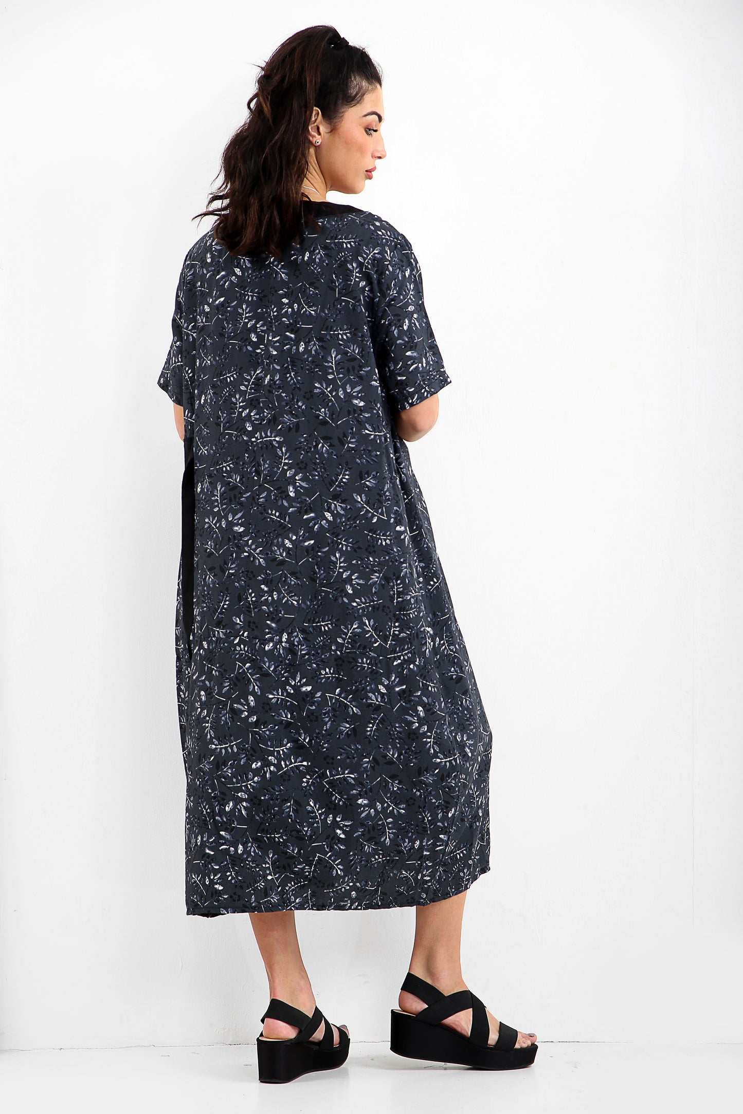 Long dress with floral patterns