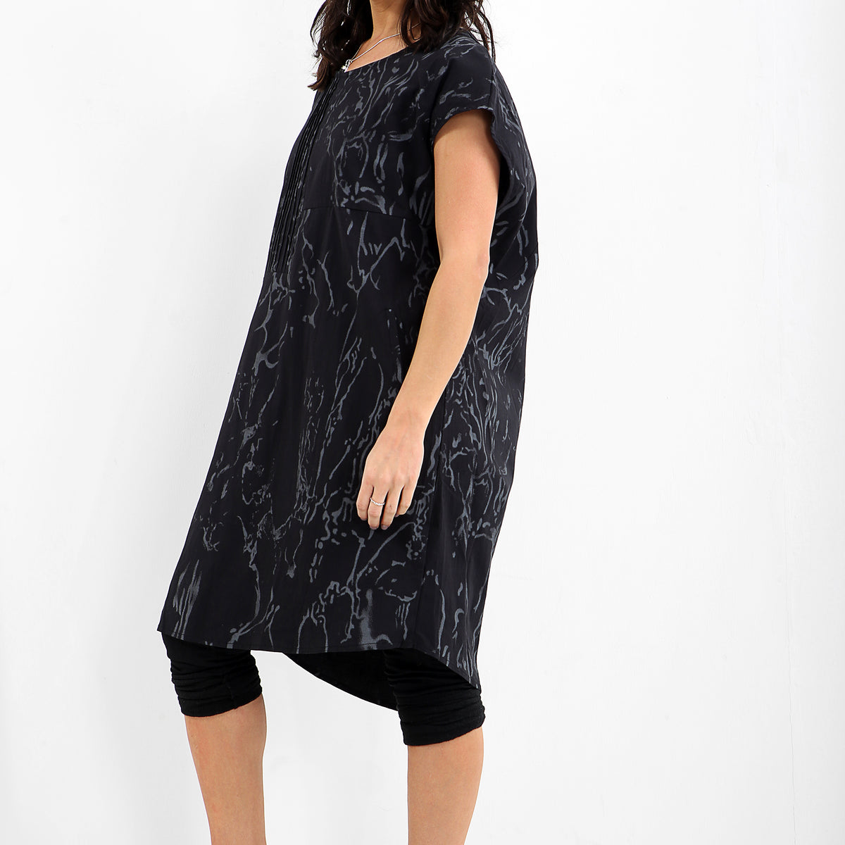 Robe aux lignes abstraites