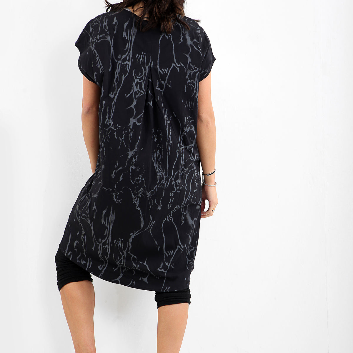 Robe aux lignes abstraites