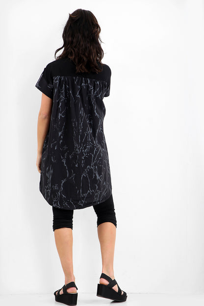 Tunic dress with abstract lines