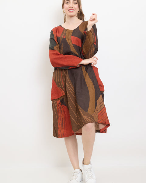 Robe à formes variées marron et rouge