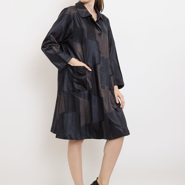 Cappotto con bottoni e fantasia a trapezio