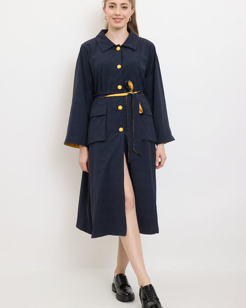 Manteau bleu avec des touches jaunes