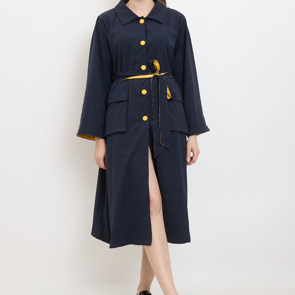 Cappotto blu con accenti gialli