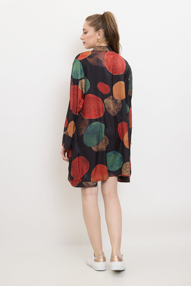 Chemise mi-saison aux ronds de toutes sortes