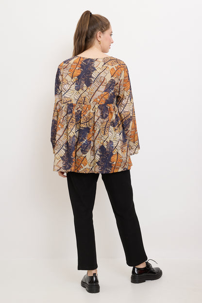Blouse with autumnal leaves